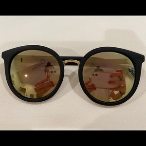 Francesca’s Large,reflective & black sunglasses